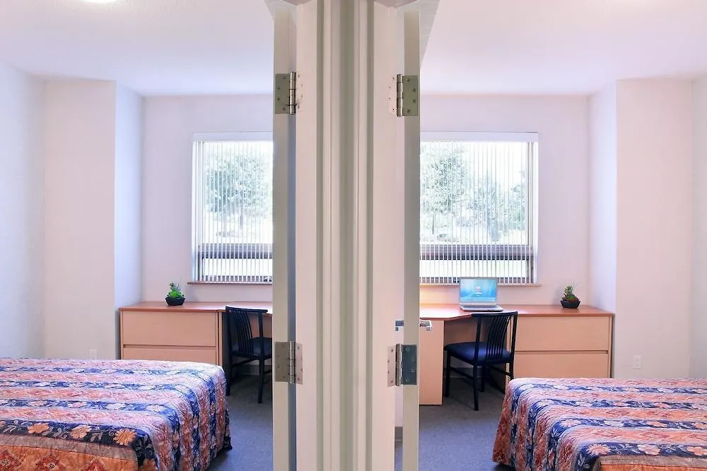 Residence & Conference Centre - Brampton 2*,