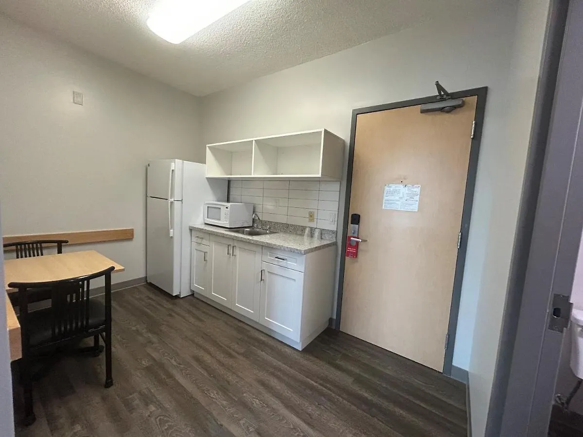 Hotel Residence & Conference Centre - Brampton