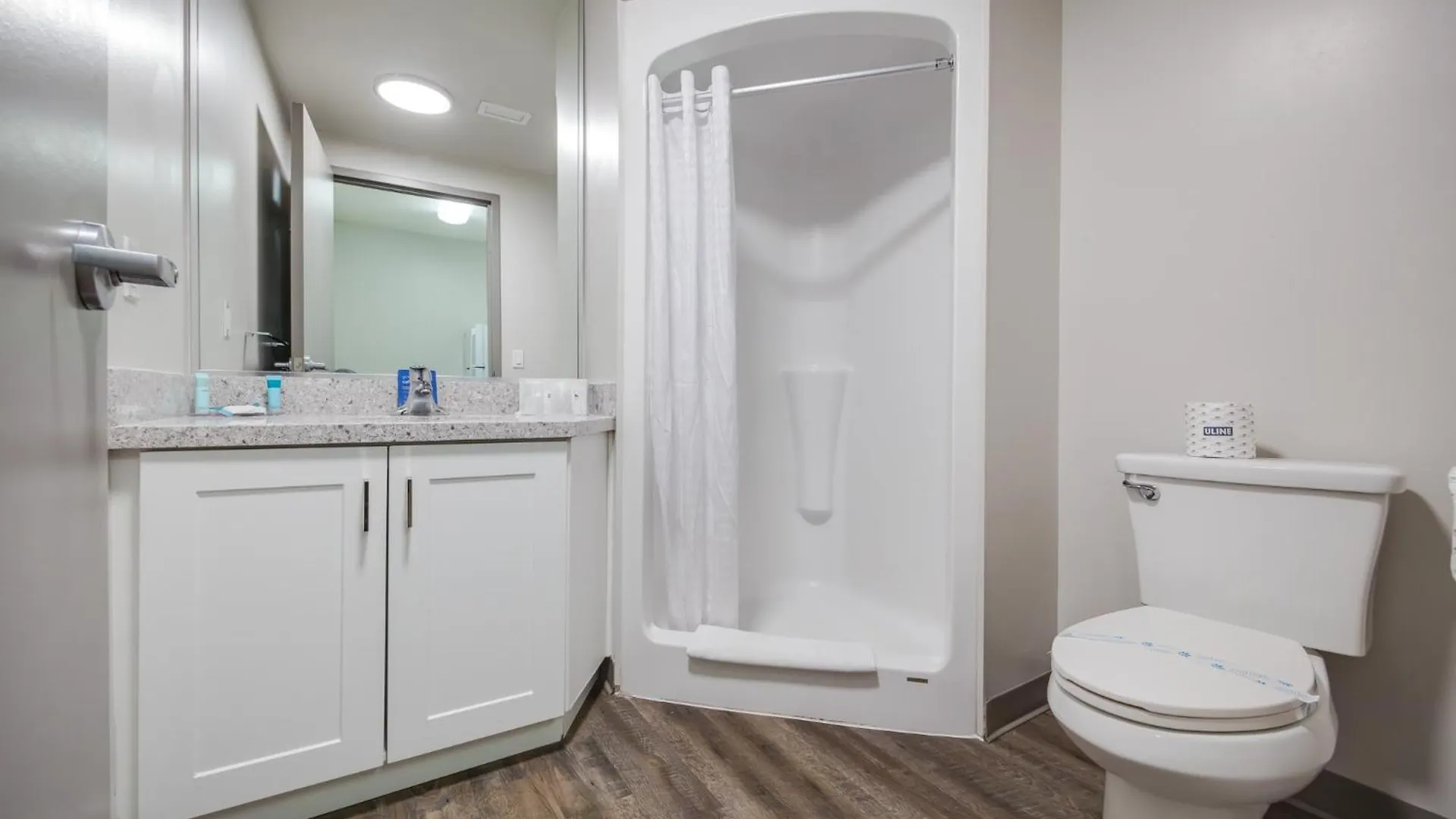 Residence & Conference Centre - Brampton 2*,  Kanada