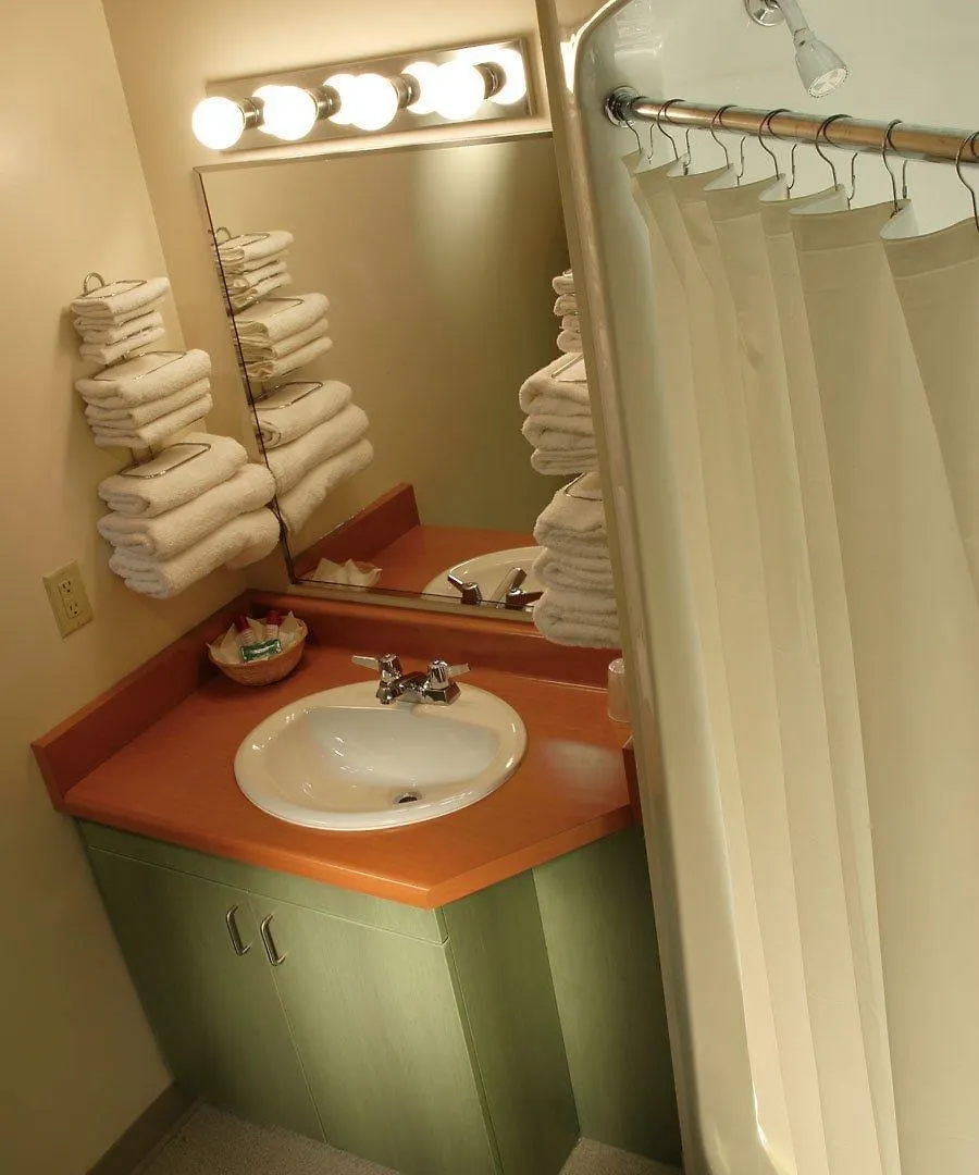 Residence & Conference Centre - Brampton