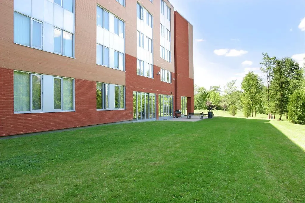 Residence & Conference Centre - Brampton 2*,